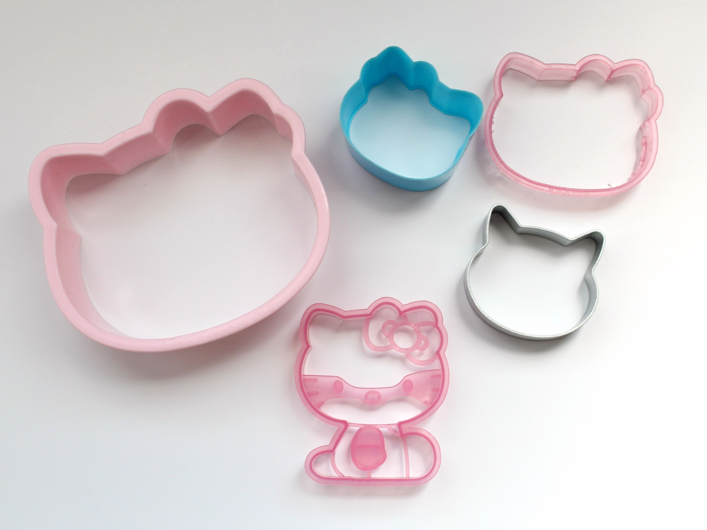 Hello Kitty Halloween Cookie Stamp and Frosting Set